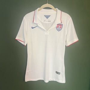 NIKE - boys dri-fit US jersey, size M, in perfect condition!